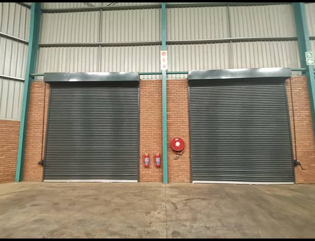 2,250M² WAREHOUSE FOR SALE IN POMONA
